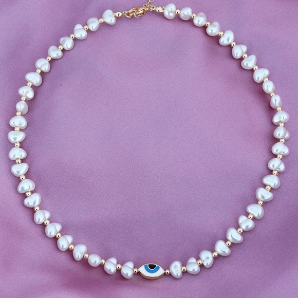 Figured Pearl Necklace - Picture 5 of 5